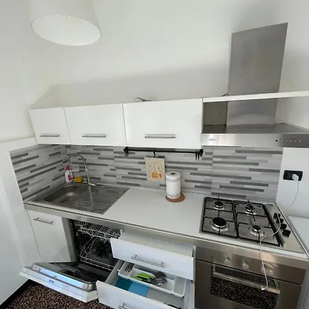 Casa Alizeri Free Parking Coperto, 2 Min A Piedi Apartamento Génova